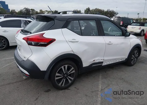 2018 Nissan Kicks Sr z USA, uszkodzony, nr VIN 3N1CP5CU9JL537946